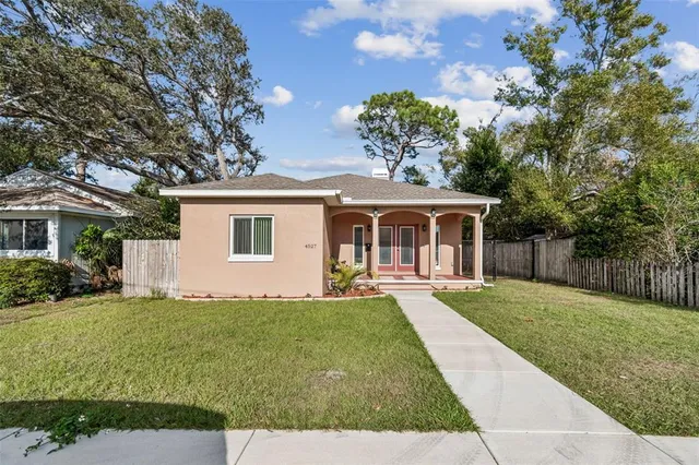 $2,400 | 4527 Haines Road North, St. Petersburg, FL 33714