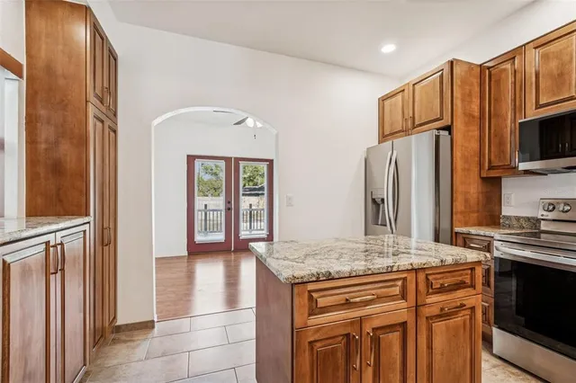 $2,400 | 4527 Haines Road North, St. Petersburg, FL 33714