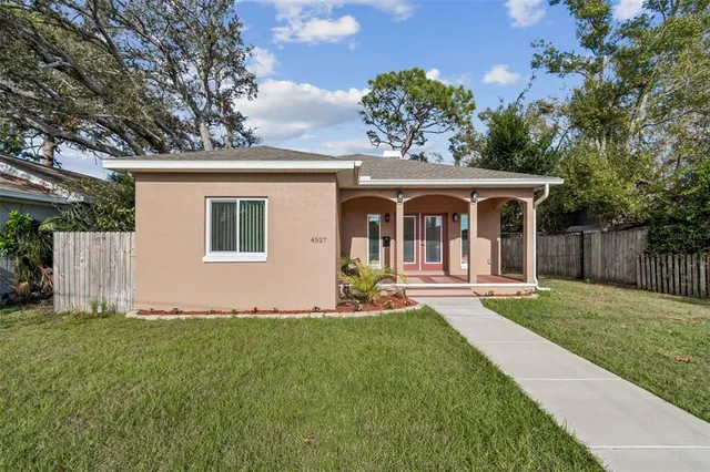 $2,400 | 4527 Haines Road North, St. Petersburg, FL 33714