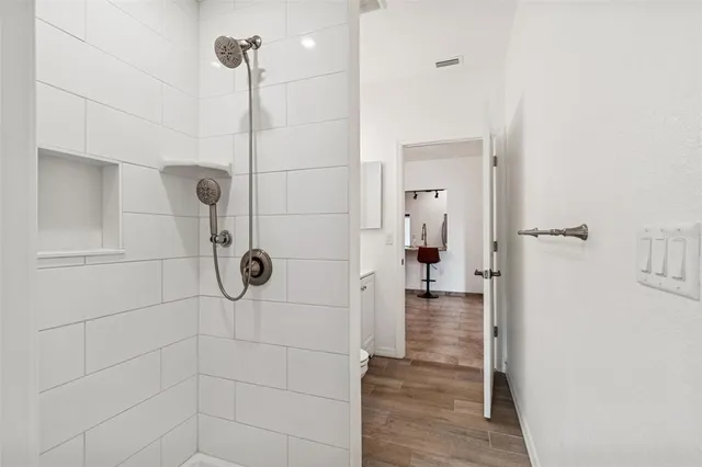 $2,400 | 4527 Haines Road North, St. Petersburg, FL 33714