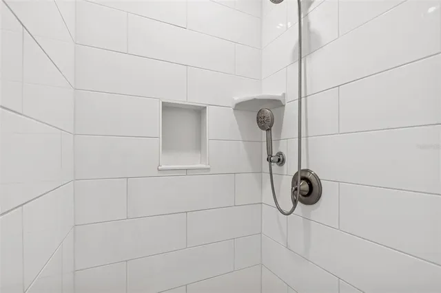 $2,400 | 4527 Haines Road North, St. Petersburg, FL 33714