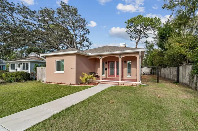 $2,400 | 4527 Haines Road North, St. Petersburg, FL 33714
