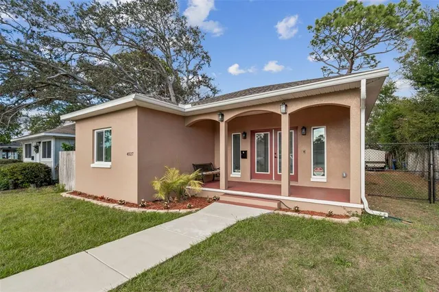 $2,400 | 4527 Haines Road North, St. Petersburg, FL 33714