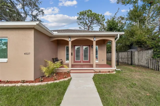 $2,400 | 4527 Haines Road North, St. Petersburg, FL 33714