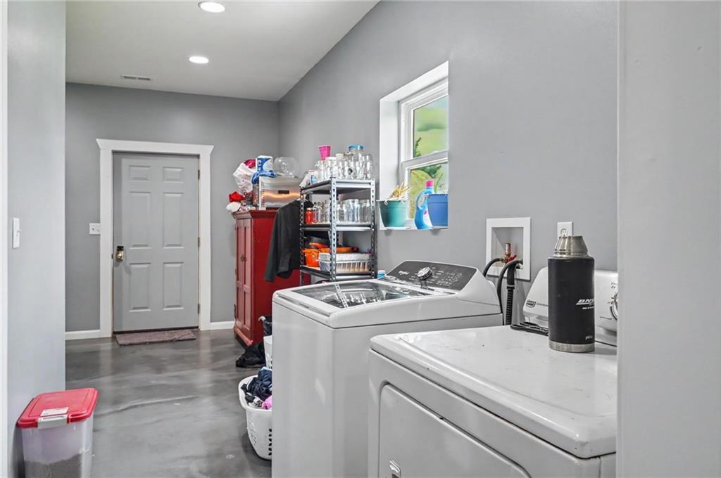 2216 Eisenhower Road Ottawa, KS 66067 - Photo 16 of 54
