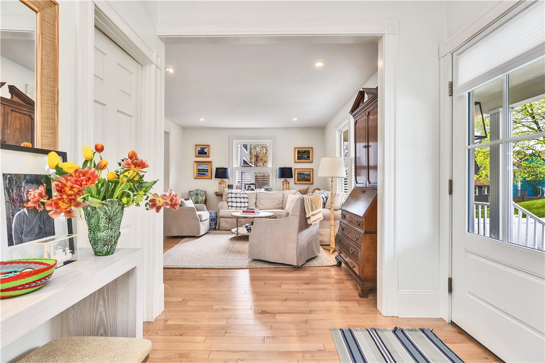 12 Observatory Avenue Providence, RI 02906 - Photo 11 of 42