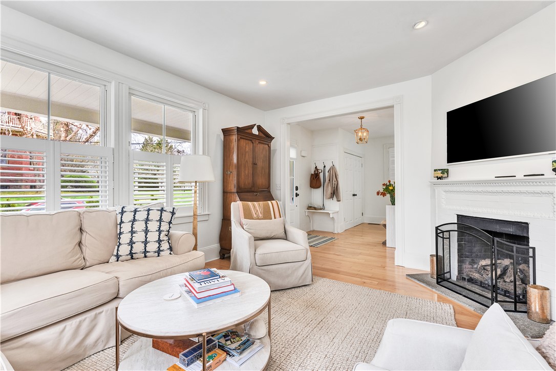 12 Observatory Avenue Providence, RI 02906 - Photo 12 of 42