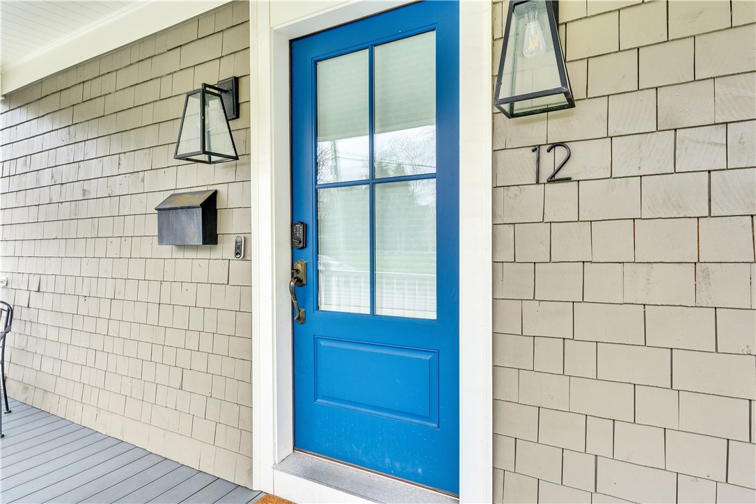 12 Observatory Avenue Providence, RI 02906 - Photo 7 of 42