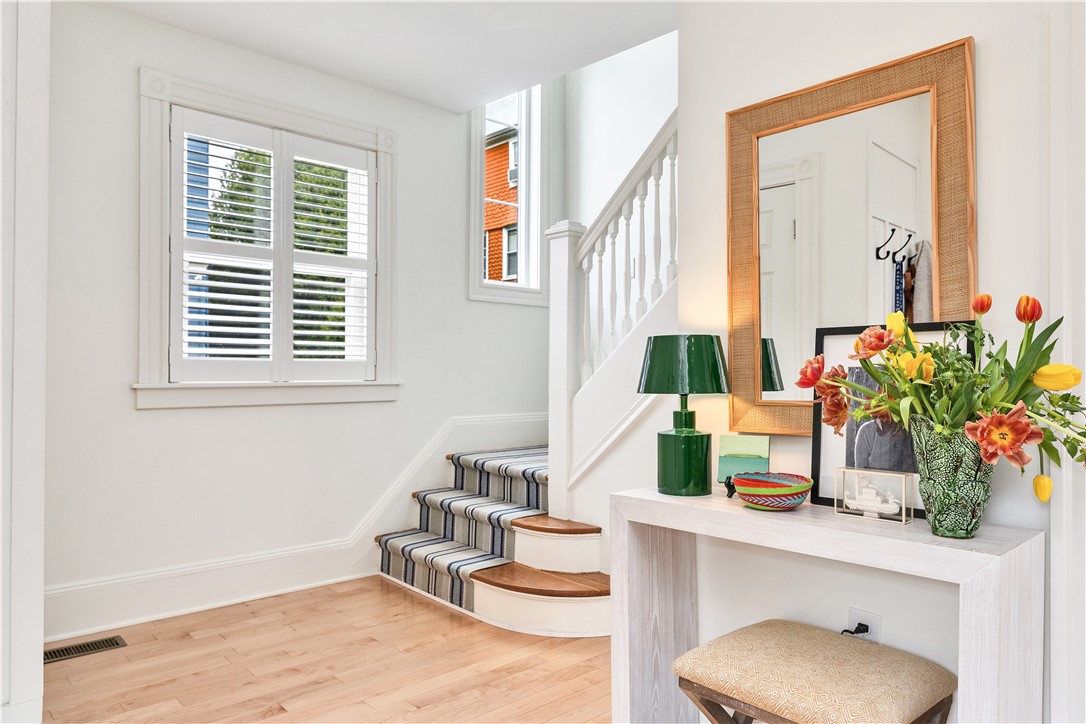 12 Observatory Avenue Providence, RI 02906 - Photo 9 of 42