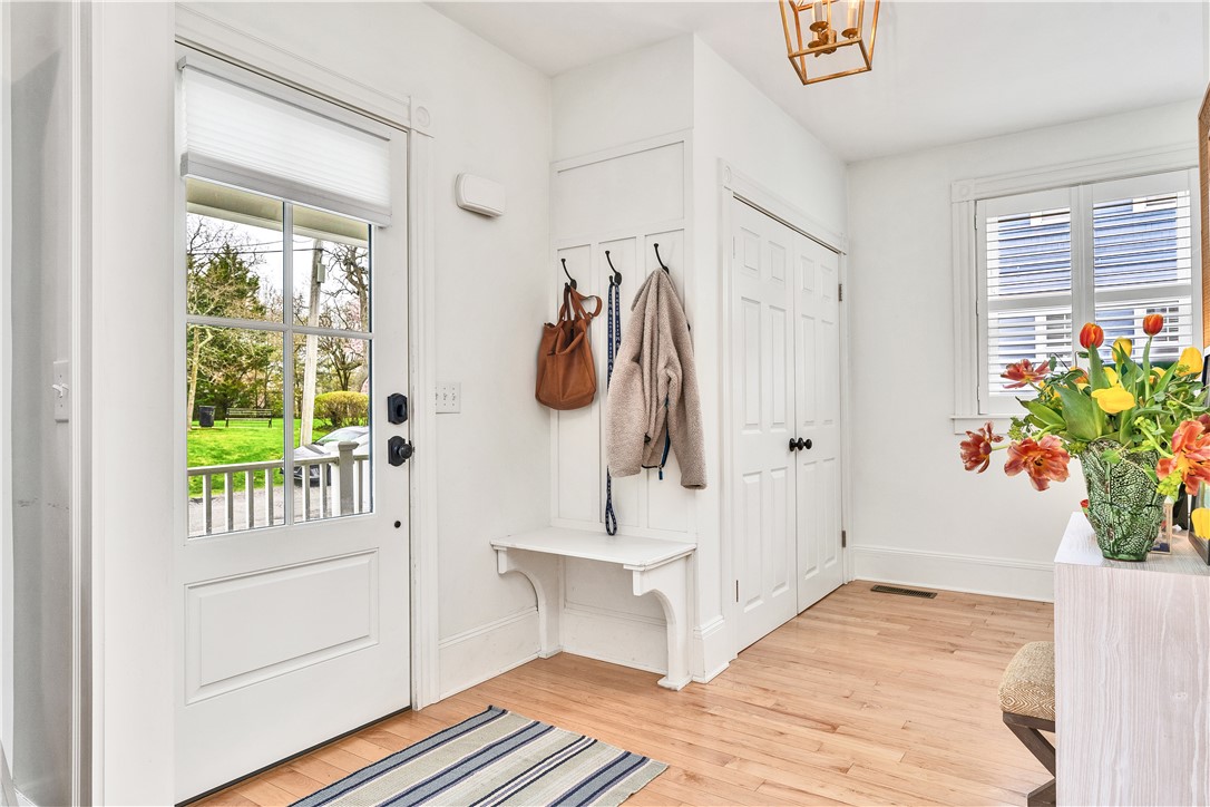 12 Observatory Avenue Providence, RI 02906 - Photo 10 of 42