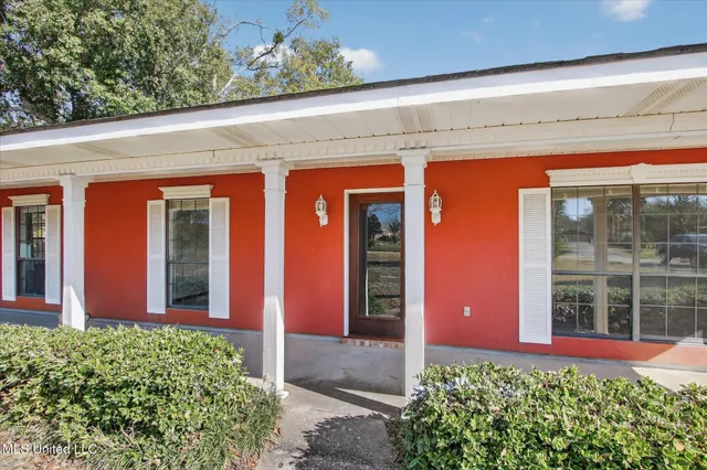 $285,000 | 17080 Fenton Dedeaux Road, Kiln, MS 39556