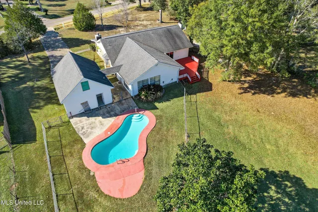 $285,000 | 17080 Fenton Dedeaux Road, Kiln, MS 39556