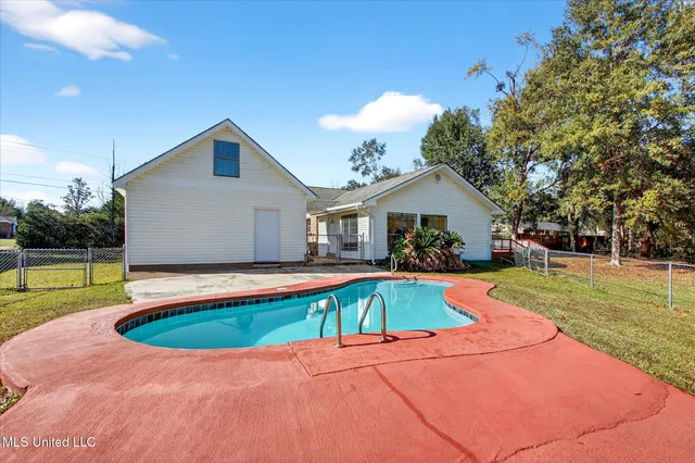 $285,000 | 17080 Fenton Dedeaux Road, Kiln, MS 39556