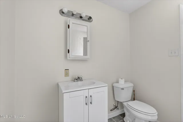 $285,000 | 17080 Fenton Dedeaux Road, Kiln, MS 39556