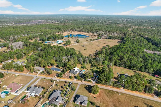 $285,000 | 17080 Fenton Dedeaux Road, Kiln, MS 39556