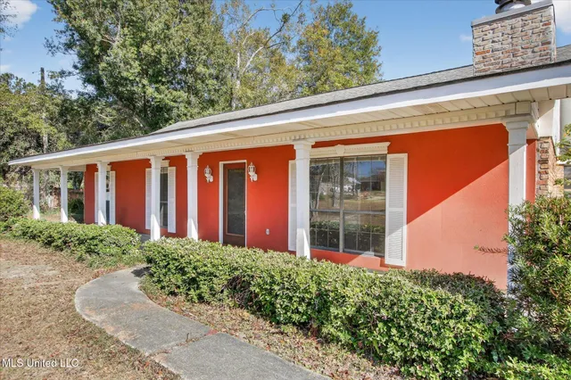 $285,000 | 17080 Fenton Dedeaux Road, Kiln, MS 39556