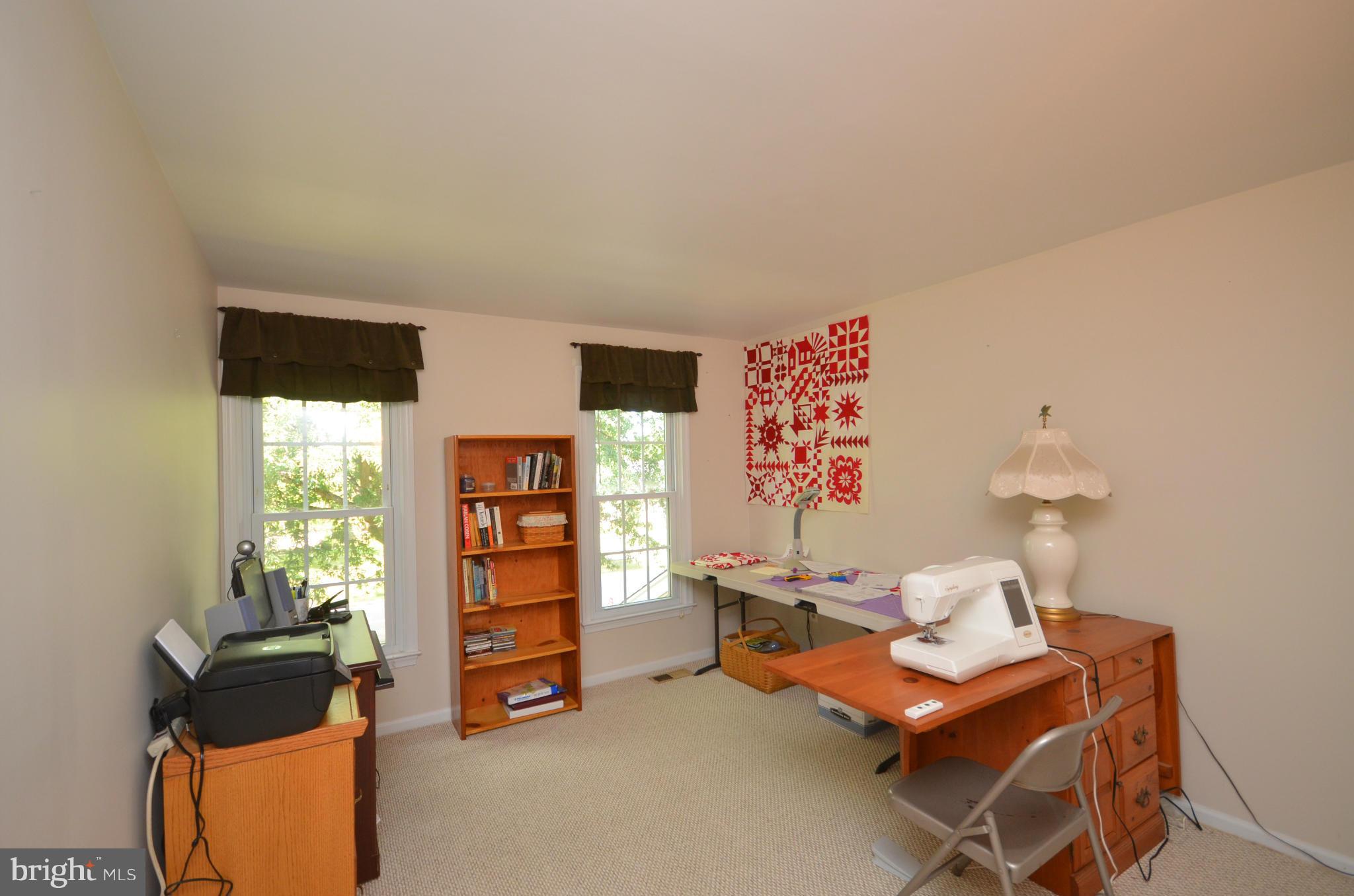 113 Hamilton Road Sterling, VA 20165 - Photo 22 of 29 Fourth upper bedroom