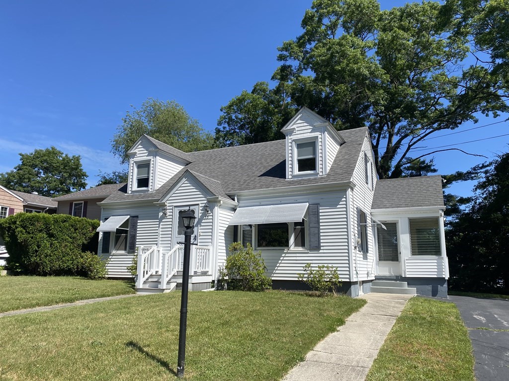 33 Briggs Road Westport, MA 02790 - Photo 1 of 9 Gallery Image 1