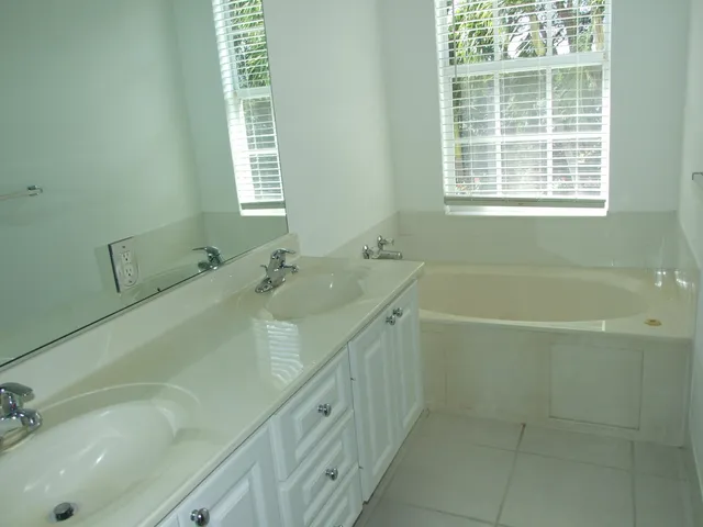 $2,900 | 181 Santa Barbara Way, Palm Beach Gardens, FL 33410