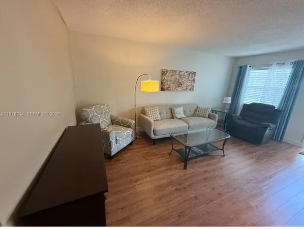 $1,600 | 415 Northeast 2nd Street, Unit 105, Hallandale Beach, FL 33009