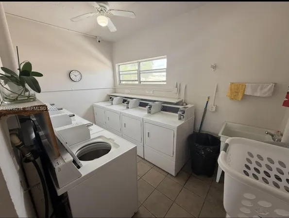 $1,600 | 415 Northeast 2nd Street, Unit 105, Hallandale Beach, FL 33009