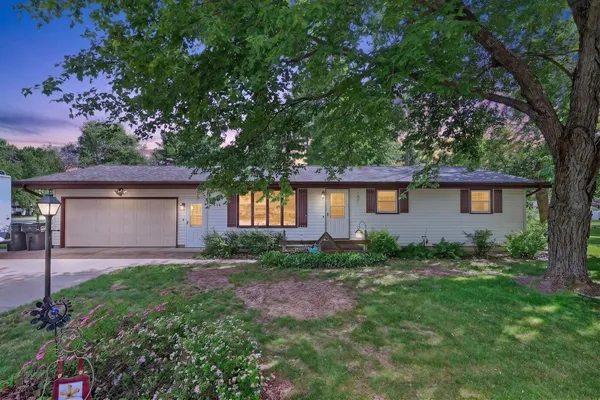 $275,000 | 1060 Lakewood Lane, Wisconsin Rapids, WI 54494