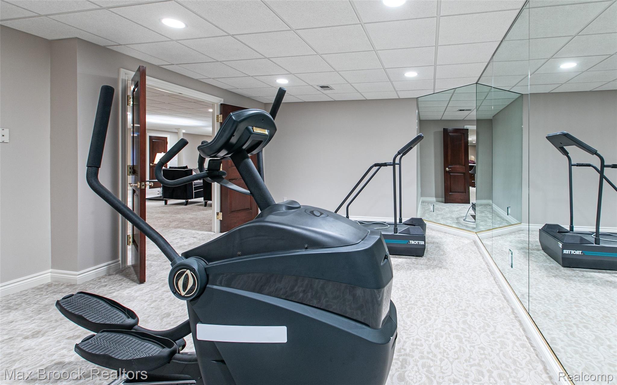 4865 Crestone Way Rochester, MI 48306 - Photo 44 of 63 -42.jpg