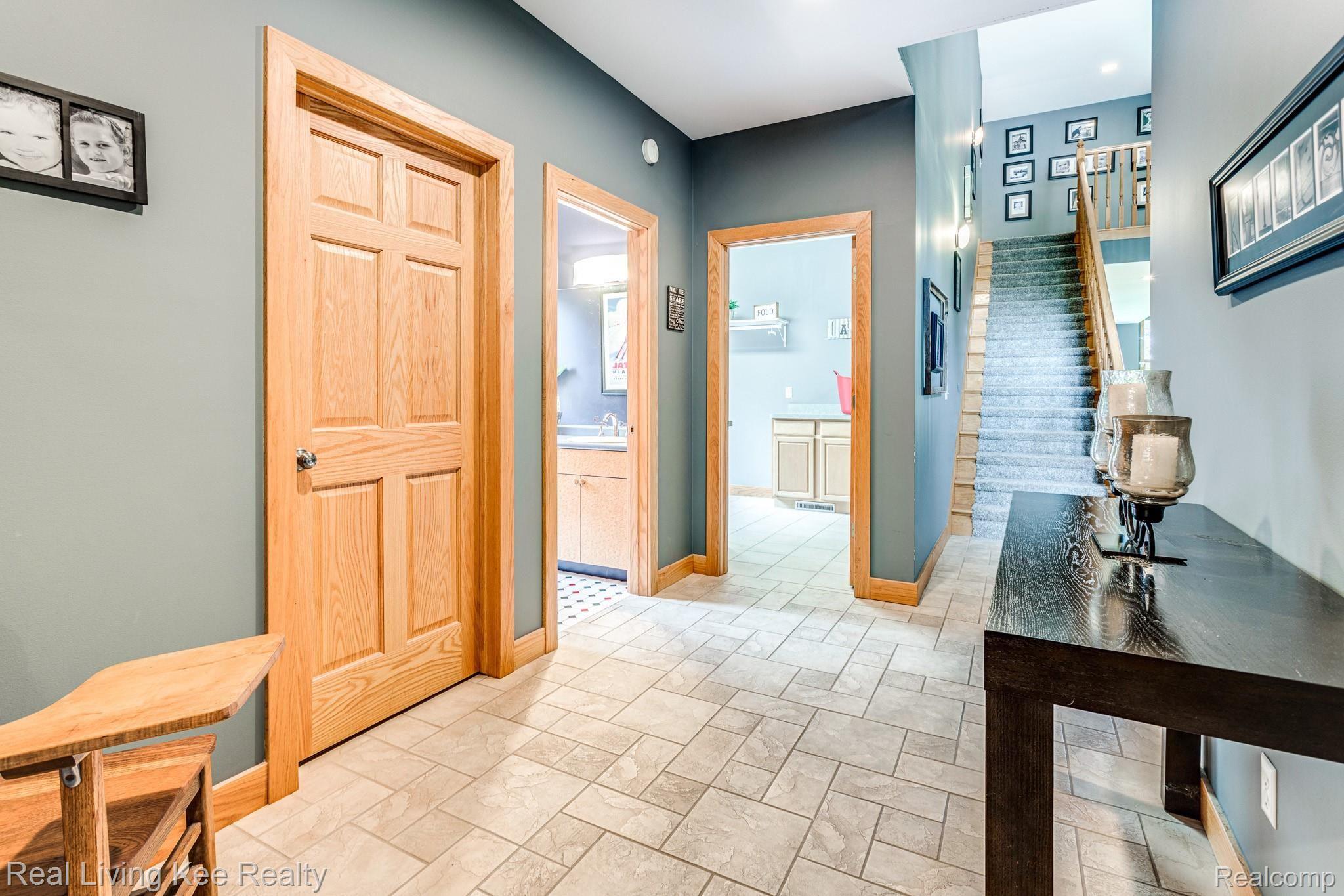 3017 Riverside Drive Port Huron, MI 48060 - Photo 19 of 70 3017 Riverside Dr (21 of 81).jpg