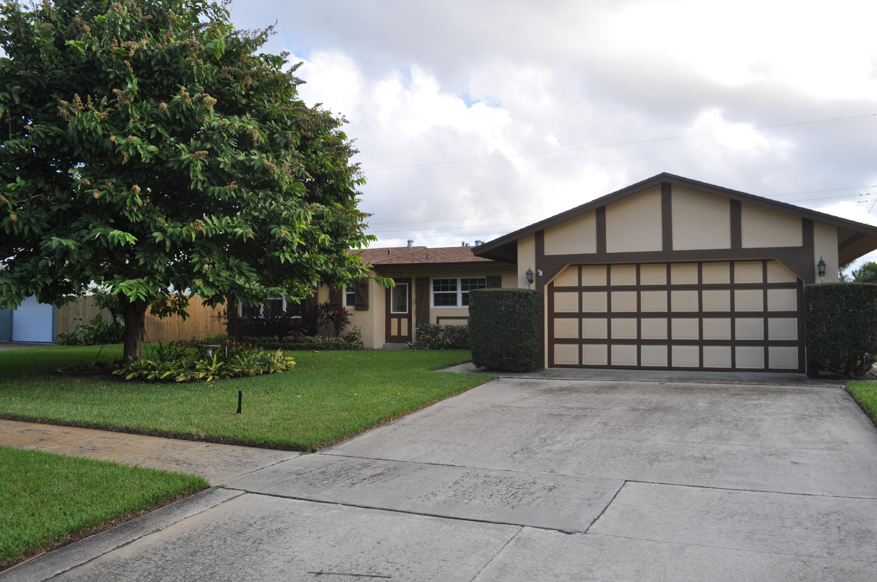 933 Firetree Road North Palm Beach, FL 33408 - Photo 1 of 16 FRONT (2)