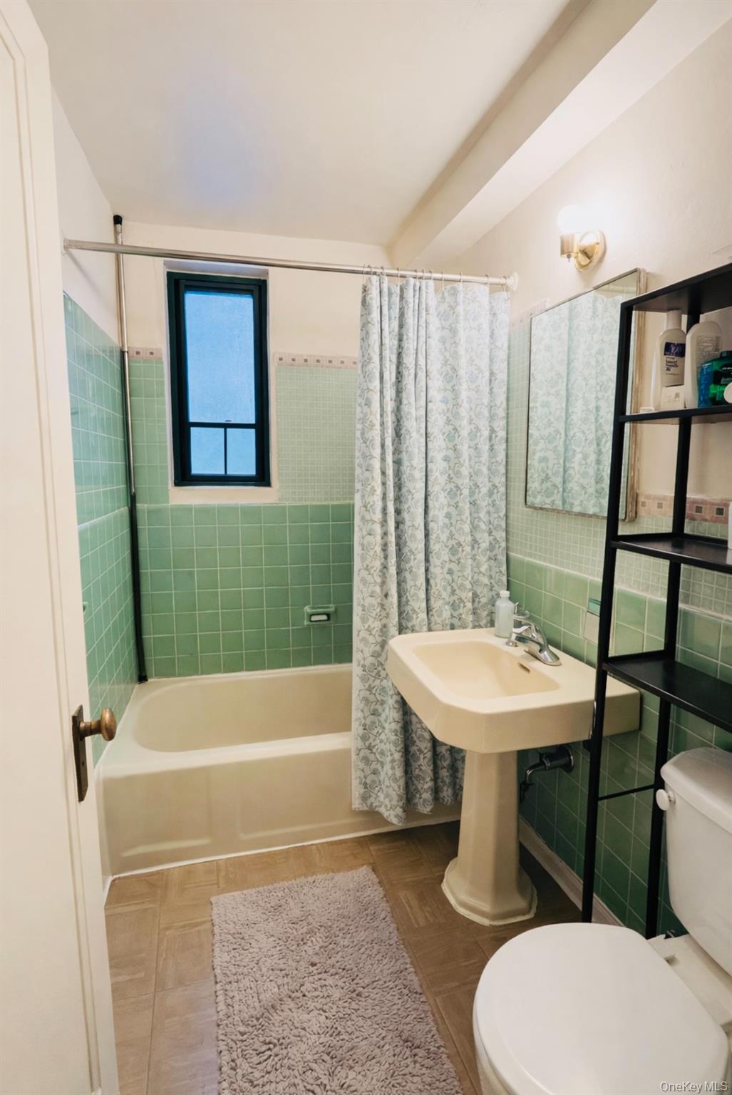 1566 Unionport Road, Unit 1C Bronx, NY 10462 - Photo 2 of 4 BATHROOM