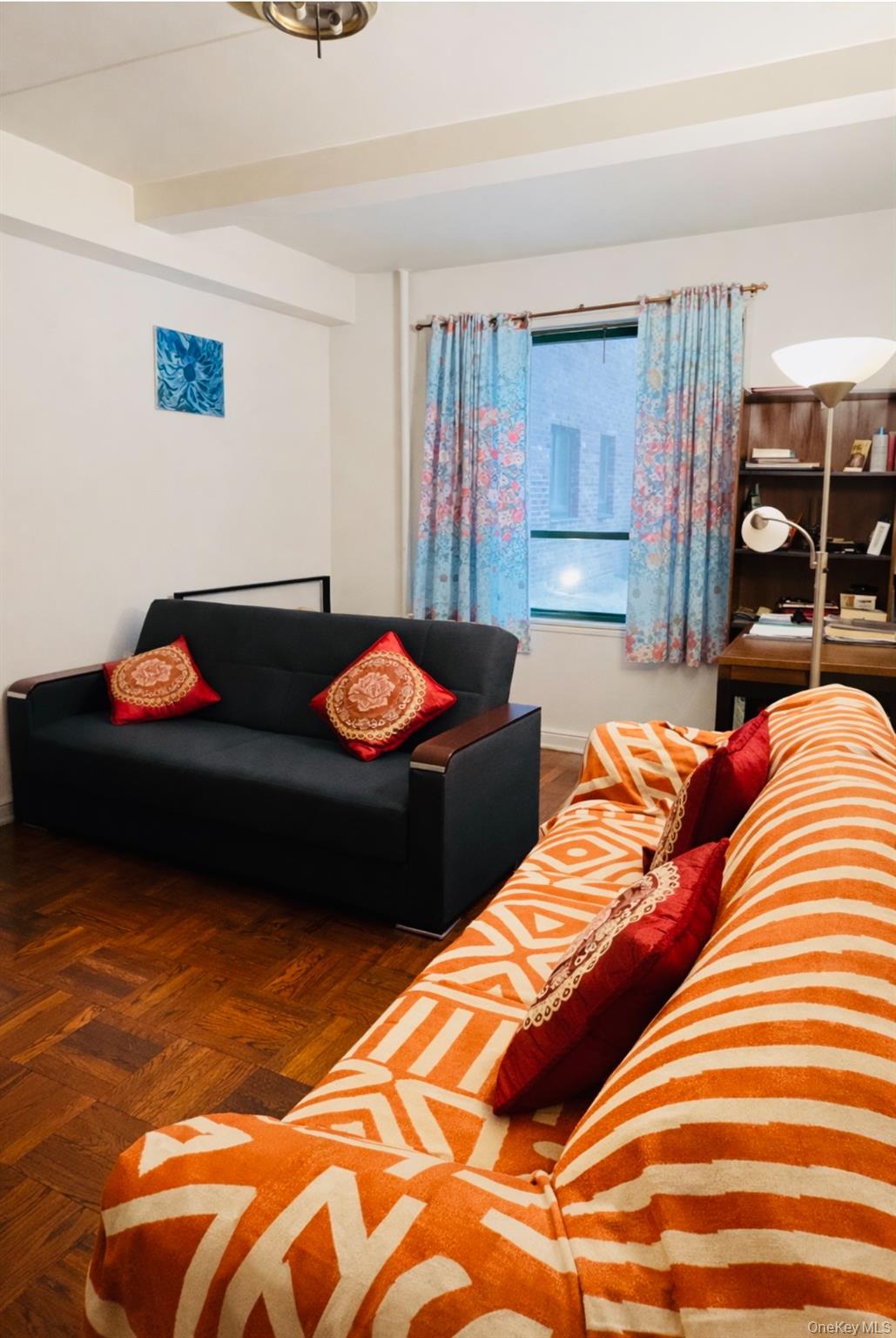 1566 Unionport Road, Unit 1C Bronx, NY 10462 - Photo 3 of 4 BIG LEAVING ROOM