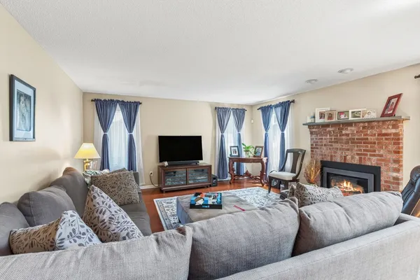 $4,200 | 54 Jennifer Road, Lowell, MA 01854