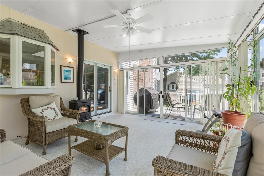 54 Jennifer Road Lowell, MA 01854 - Photo 8 of 21