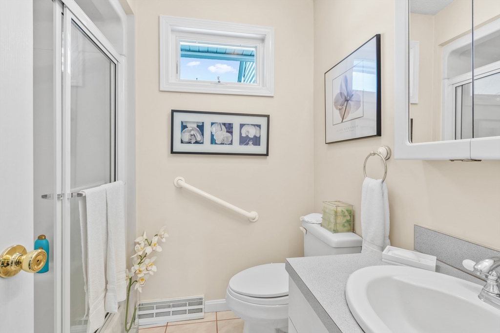 54 Jennifer Road Lowell, MA 01854 - Photo 9 of 21