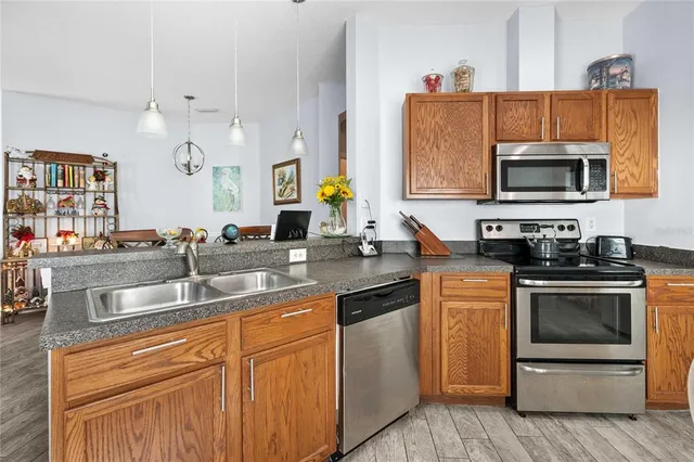 $285,000 | 5649 Autumn Shire Drive, Zephyrhills, FL 33541