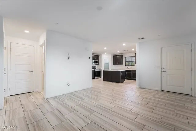 $2,000 | 715 Pickled Pepper Place, Henderson, NV 89011