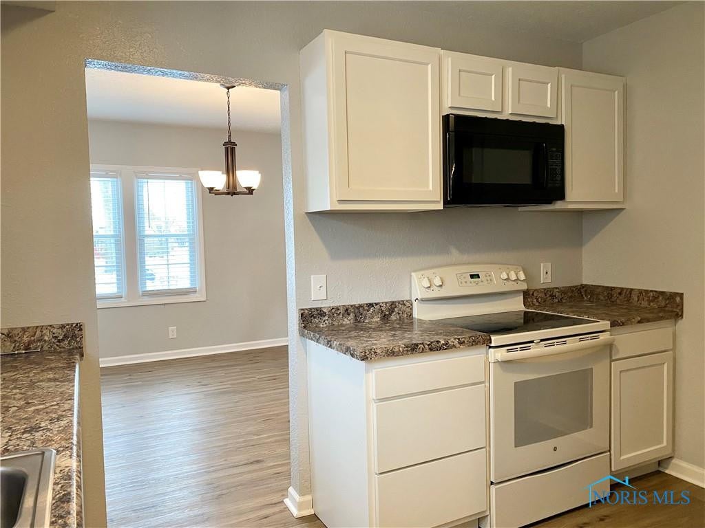 3944 Maxwell Road Toledo, OH 43613 - Photo 8 of 21 Gallery Image 8