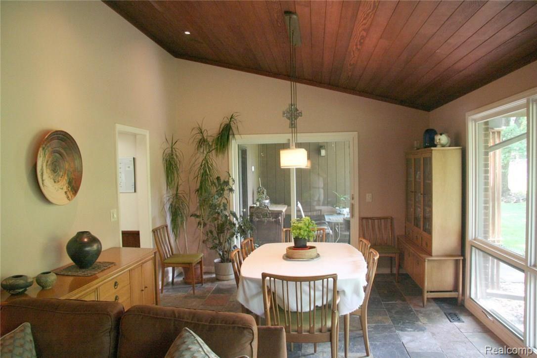 4887 Freer Street Rochester, MI 48306 - Photo 12 of 36 12 Dining Room.JPG