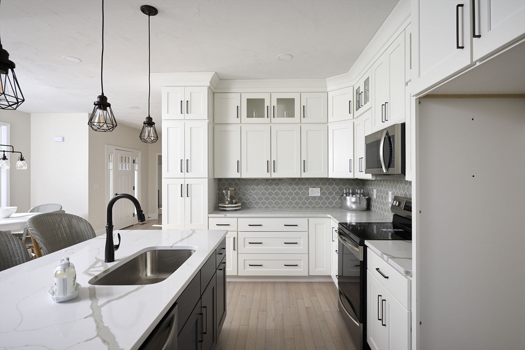 16 Metacomet Road, Unit 16 West Bridgewater, MA 02379 - Photo 6 of 32