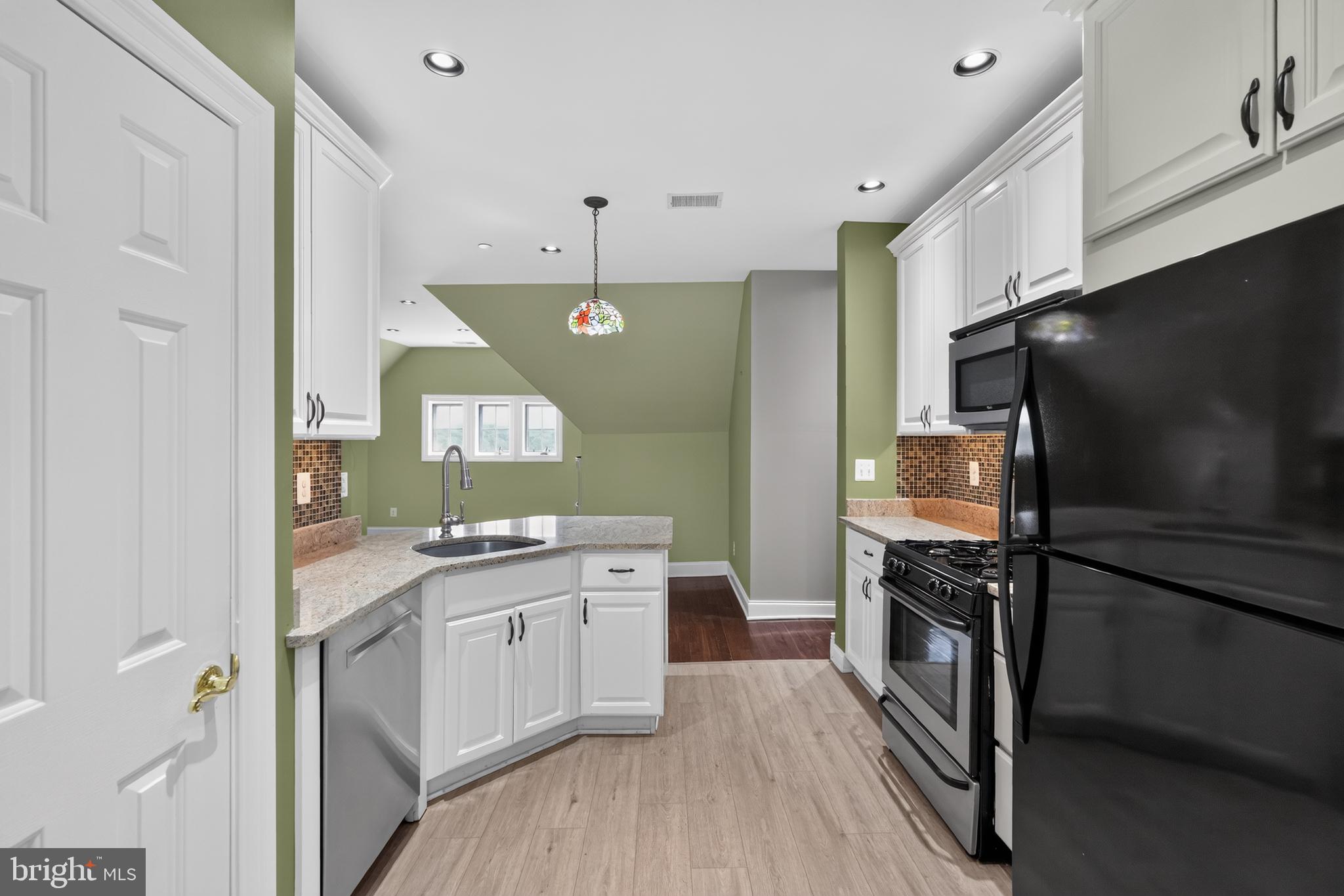 7220 Ridge Avenue, Unit G Philadelphia, PA 19128 - Photo 7 of 19