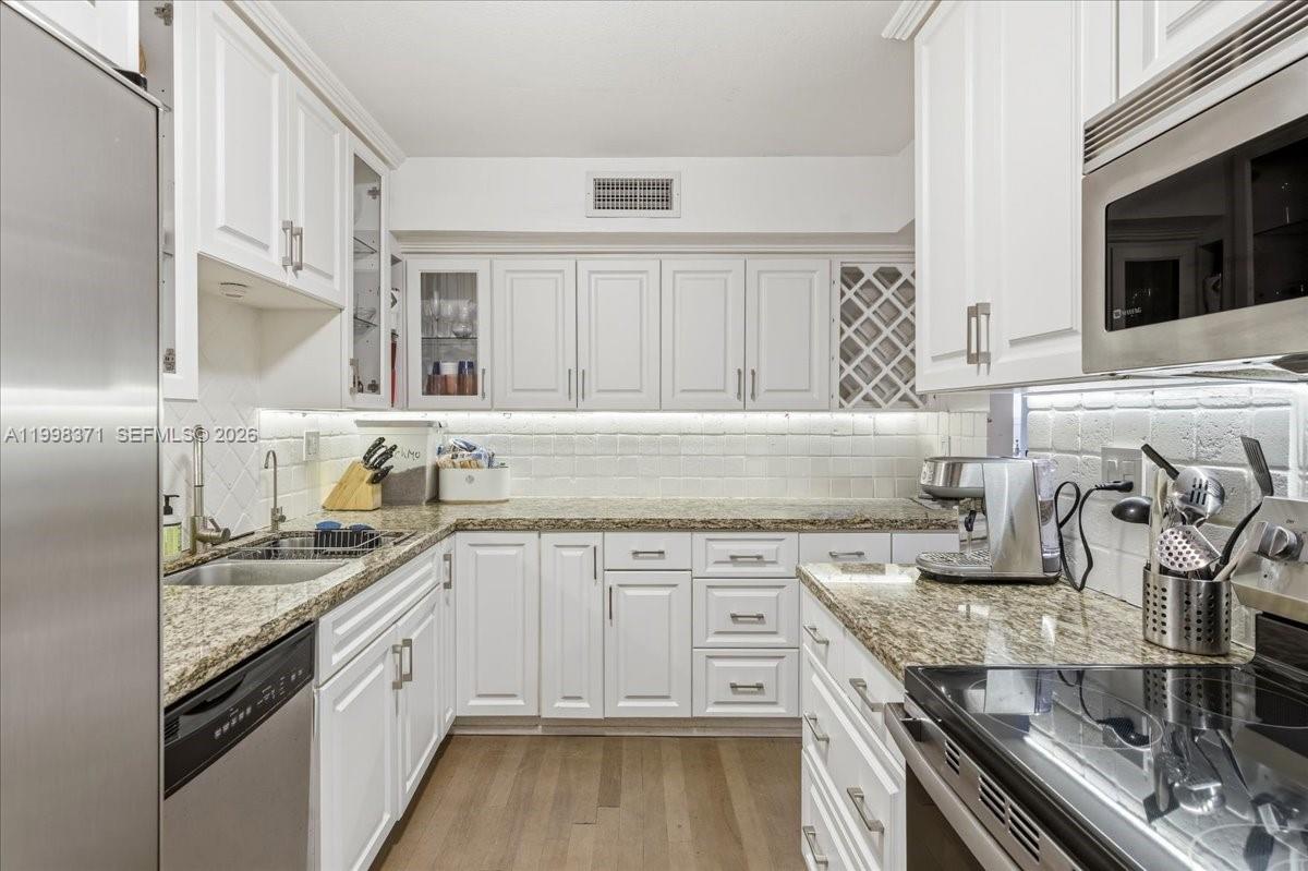 550 Ocean Drive, Unit 3H Key Biscayne, FL 33149 - Photo 27 of 34