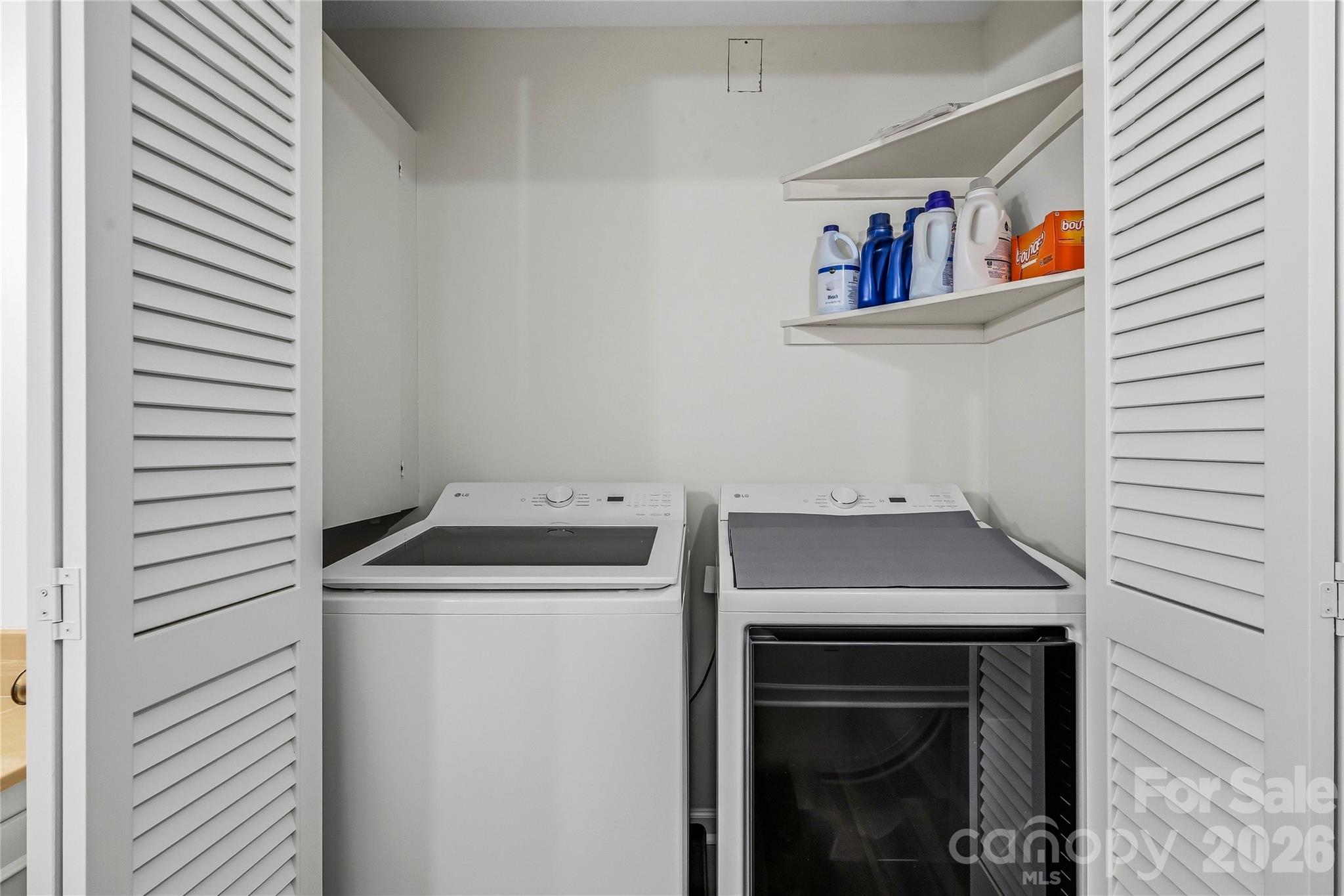 910 Rutledge Annex Hendersonville, NC 28739 - Photo 17 of 45 a utility room with dryer and washer
