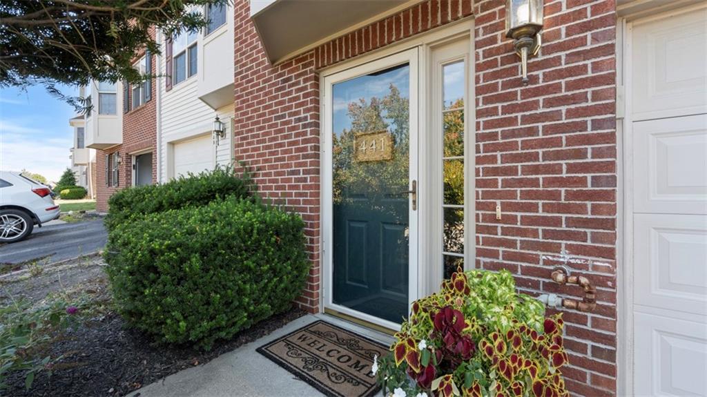 441 Georgetown Court Seven Fields, PA 16046 - Photo 4 of 44