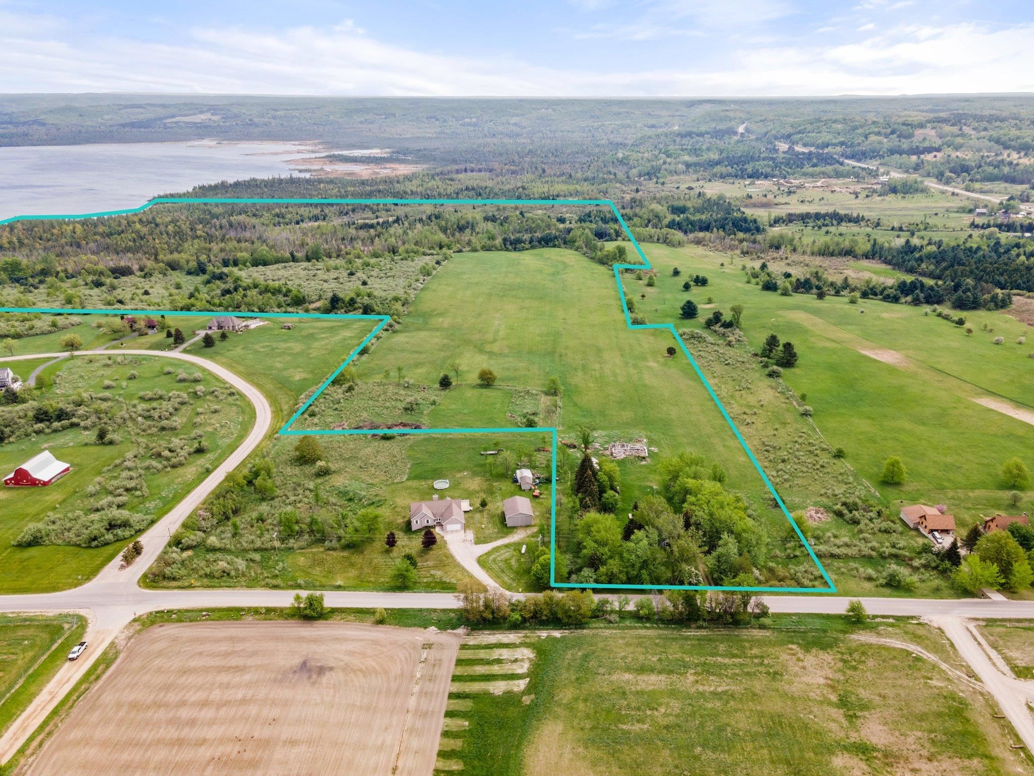 6894 Baggs Road Northwest Williamsburg, MI 49690 - Photo 3 of 37 1900185-2.JPG