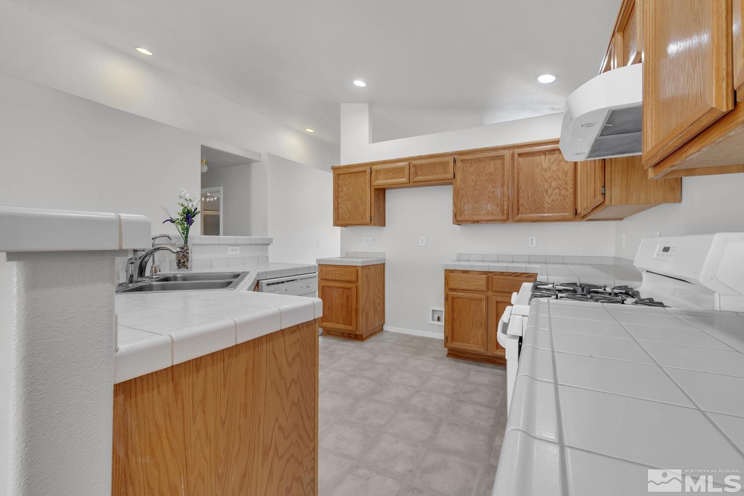 622 Tamsen Road Fernley, NV 89408 - Photo 3 of 33 Photo 3