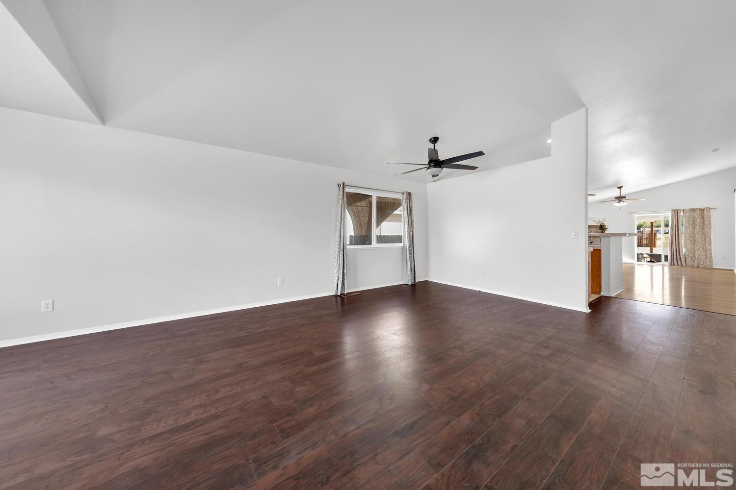 622 Tamsen Road Fernley, NV 89408 - Photo 8 of 33 Photo 8