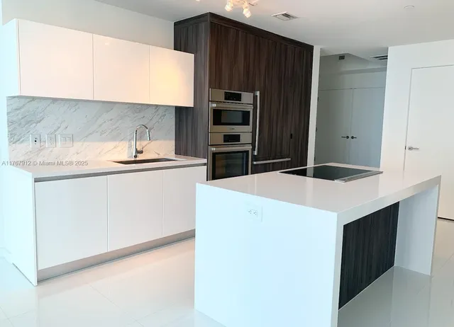 $810,000 | 851 Northeast 1st Avenue, Unit 3905, Miami, FL 33132