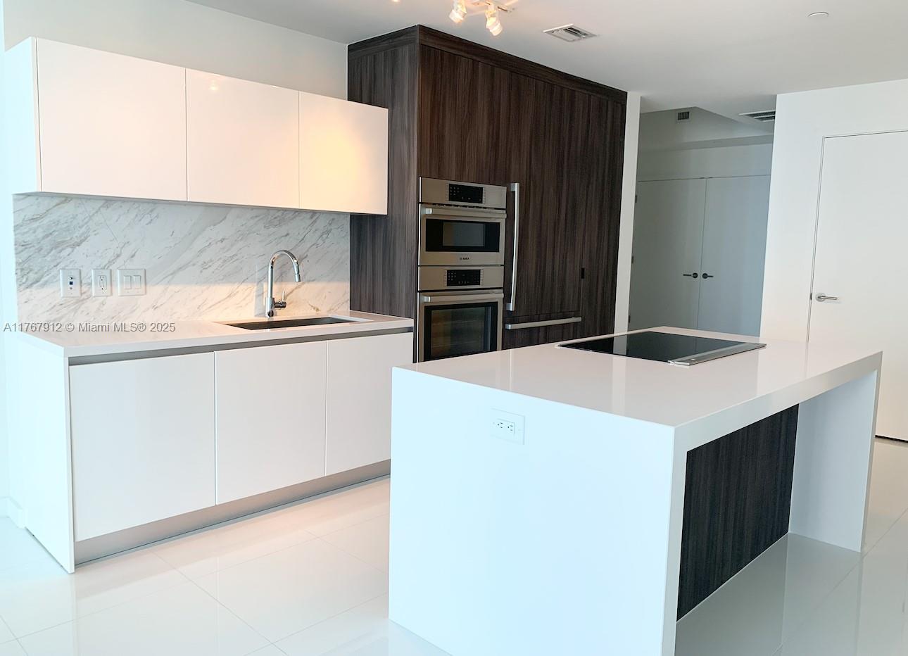 851 Northeast 1st Avenue, Unit 3905 Miami, FL 33132 - Photo 14 of 21