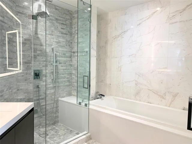 $810,000 | 851 Northeast 1st Avenue, Unit 3905, Miami, FL 33132