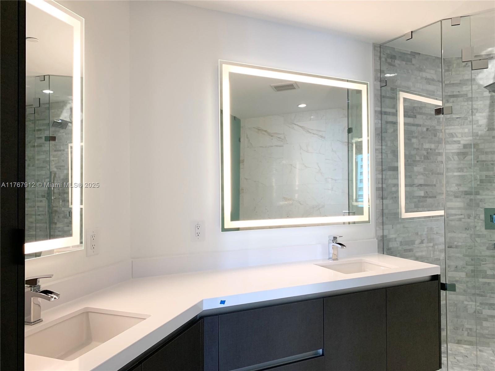 851 Northeast 1st Avenue, Unit 3905 Miami, FL 33132 - Photo 17 of 21